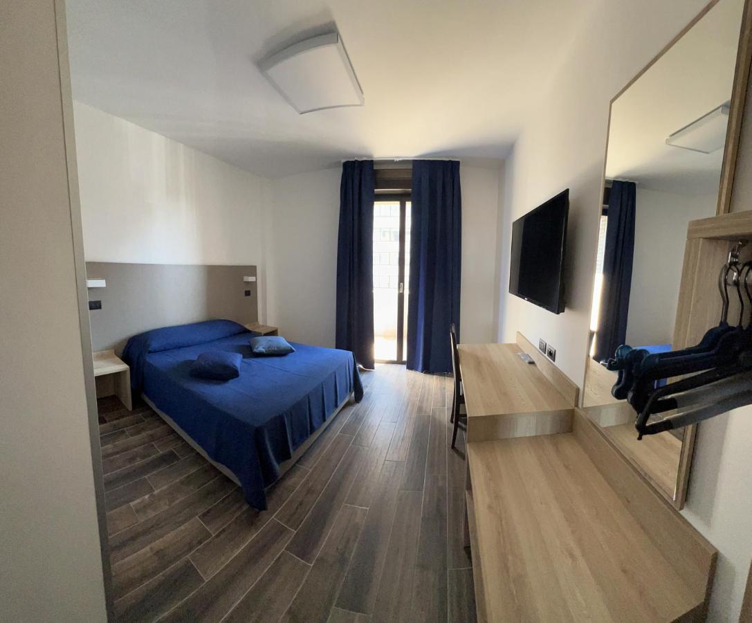 Tiby Hotel Modena Esterno foto
