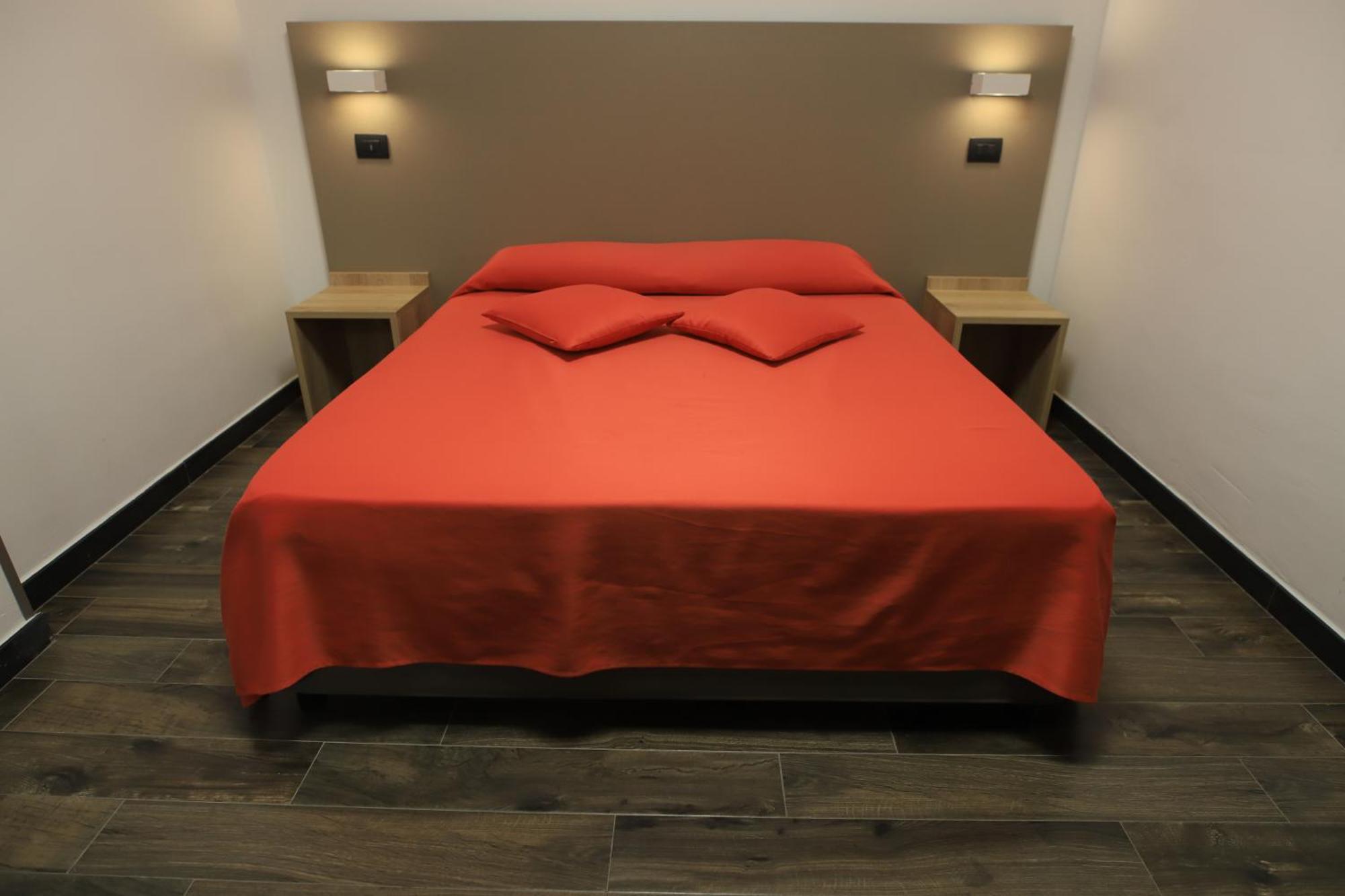 Tiby Hotel Modena Esterno foto
