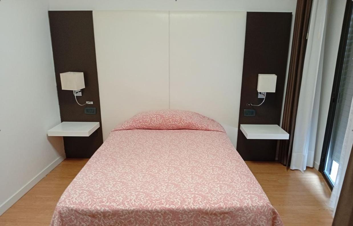 Tiby Hotel Modena Esterno foto